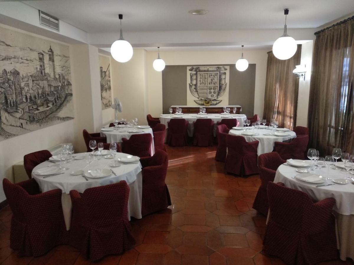 Hotel Las Cigueenas Trujillo Exteriör bild
